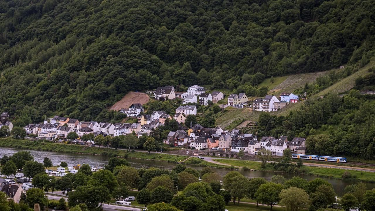Weingut Christoffel Apartment Kovenig ภายนอก รูปภาพ