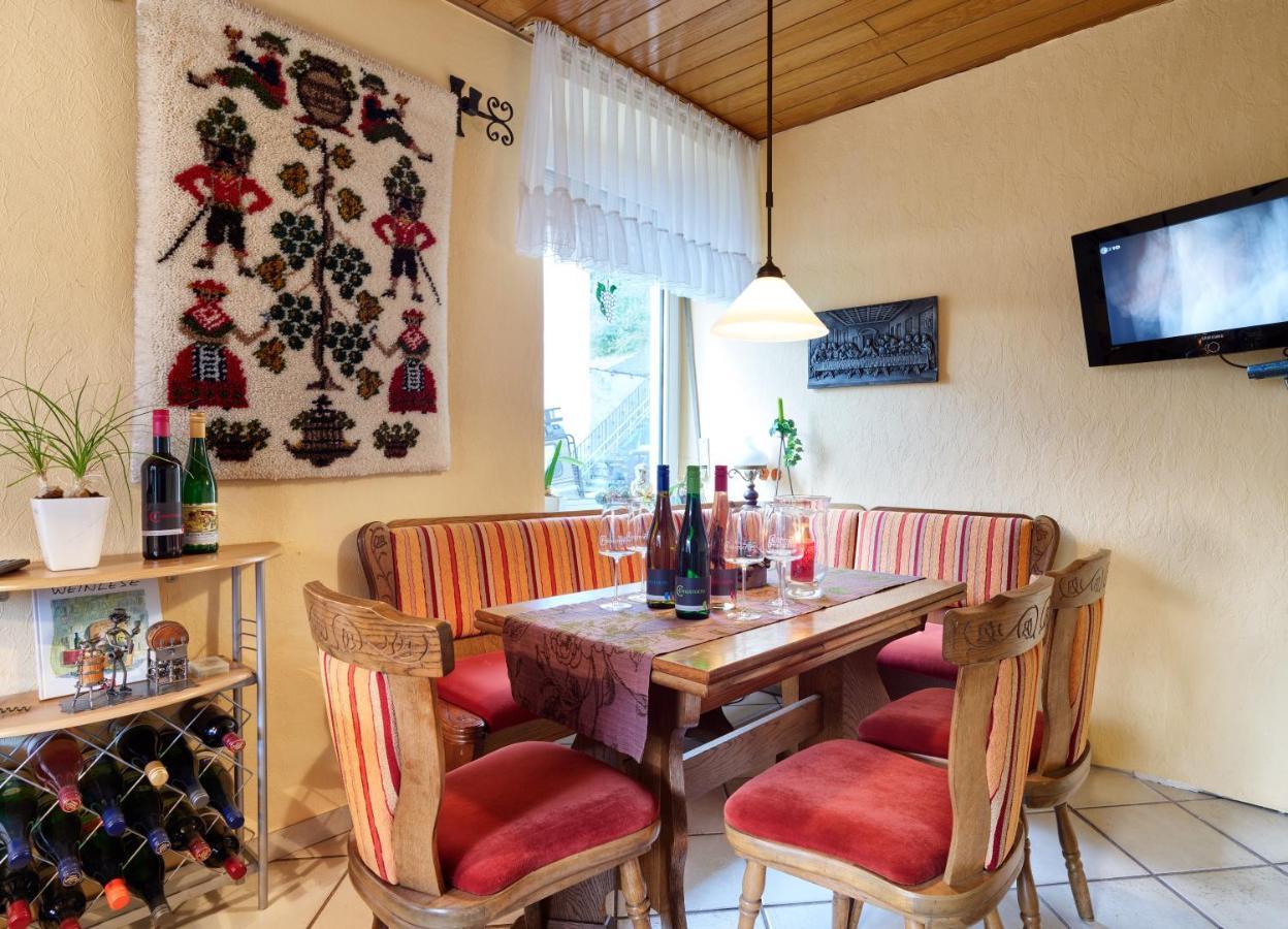 Weingut Christoffel Apartment Kovenig ภายนอก รูปภาพ