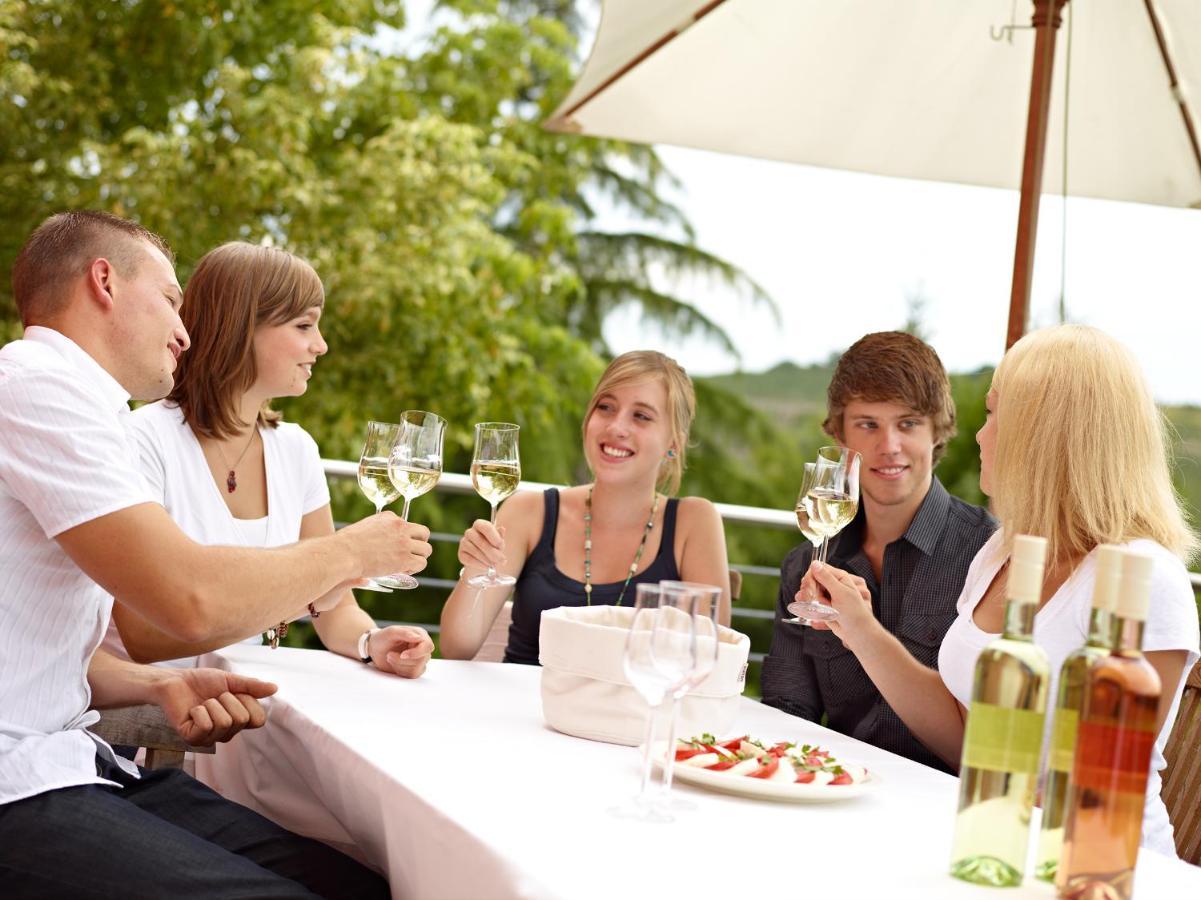 Weingut Christoffel Apartment Kovenig ภายนอก รูปภาพ